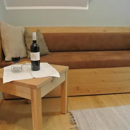 Haus Fischer Nassfeldblick فندق مبيت وإفطار Kirchbach (Carinthia)