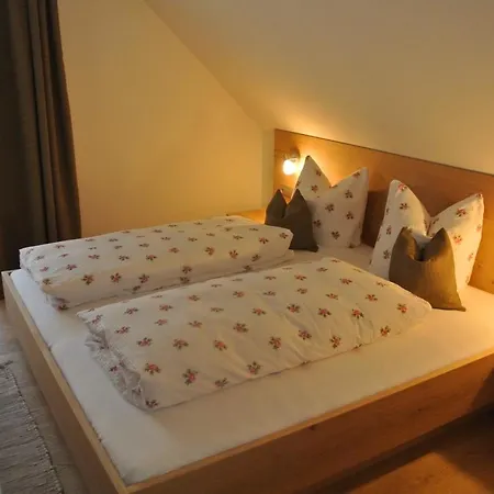 Haus Fischer Nassfeldblick Отель типа 
